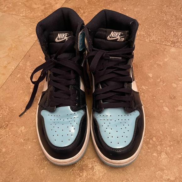Women’s Air Jordan 1 Retro High OG “Blue Chill” - Picture 3 of 8